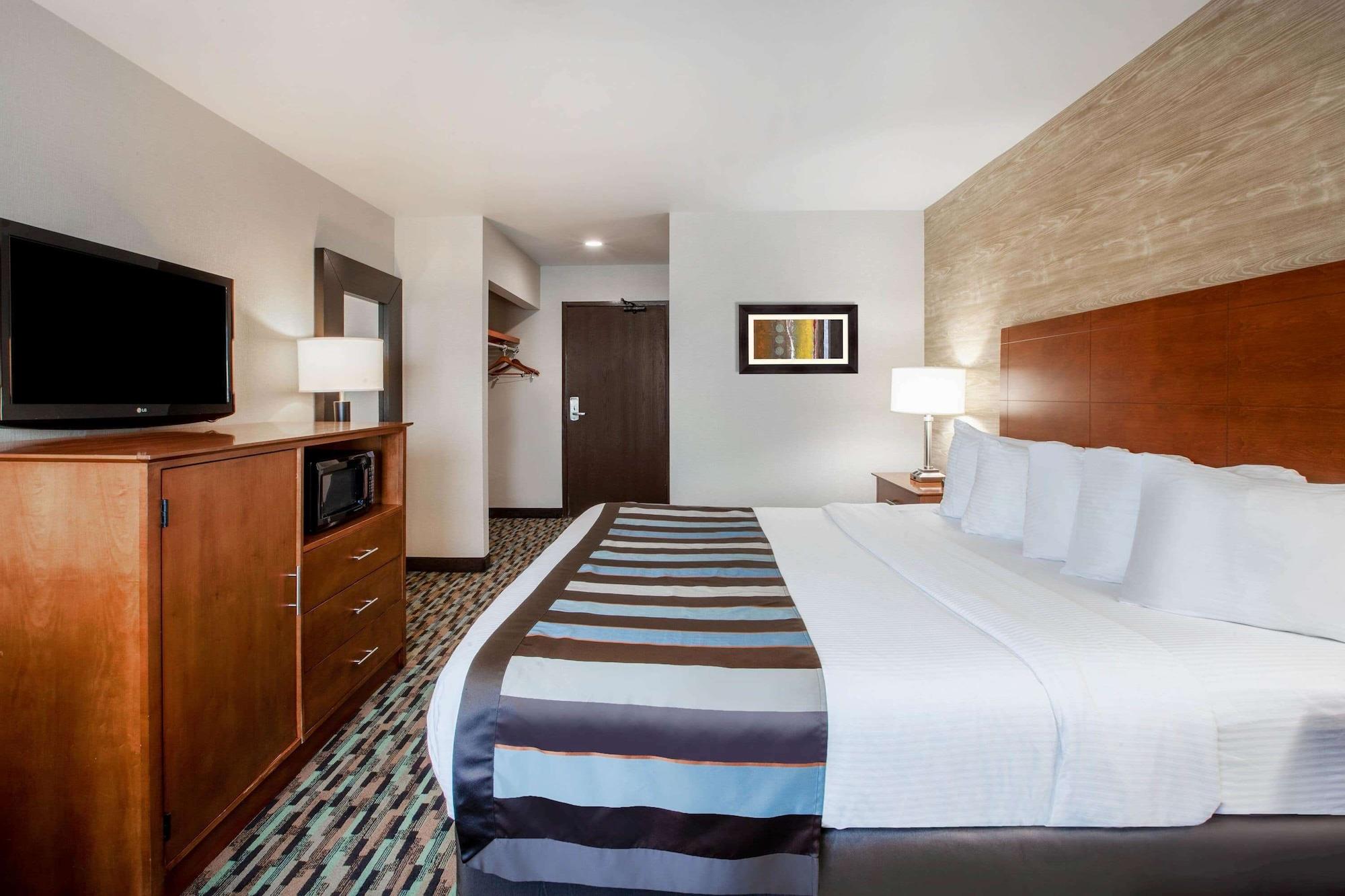 Wingate By Wyndham Detroit Metro Airport Hotel Romulus Ngoại thất bức ảnh