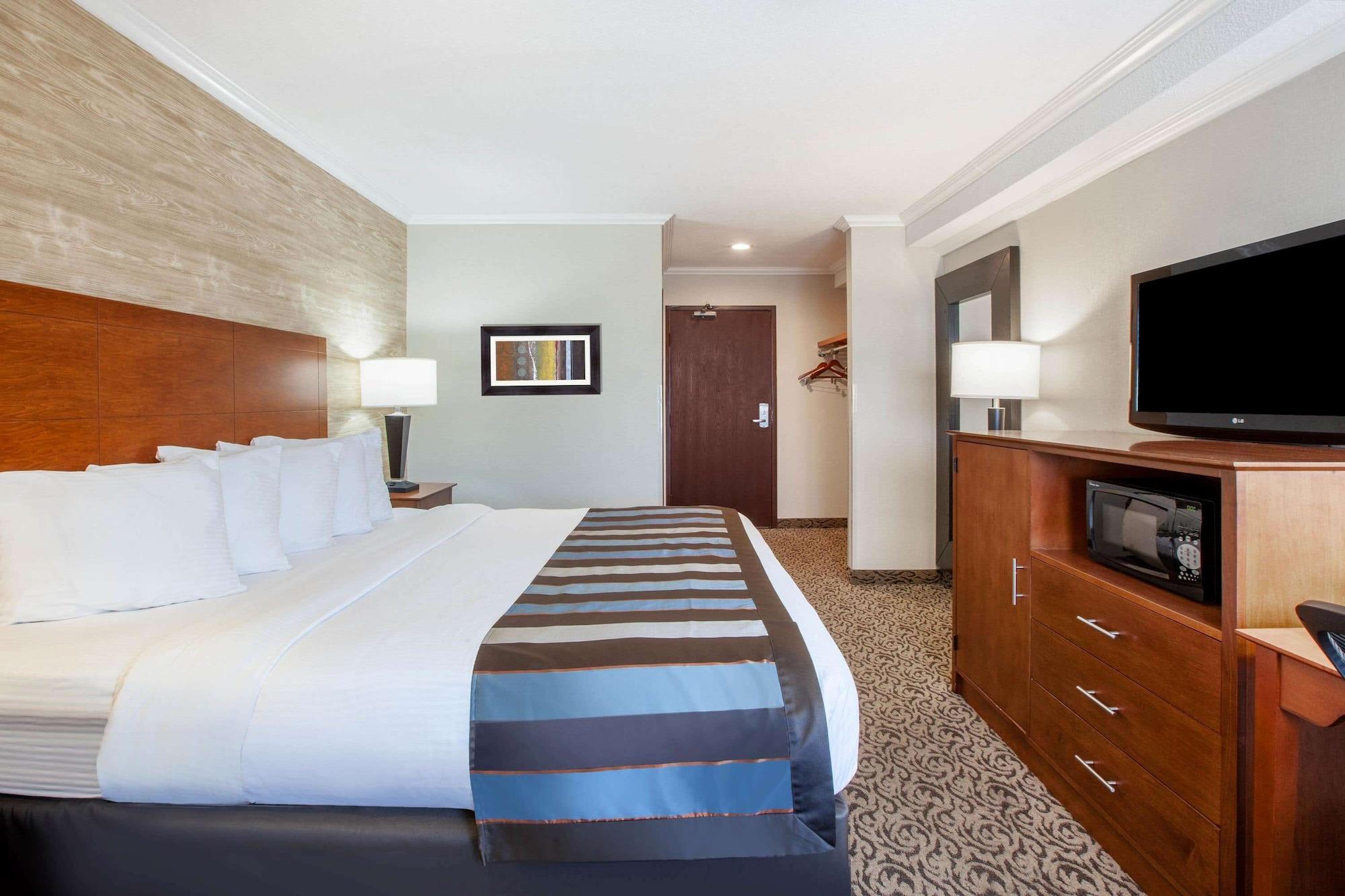 Wingate By Wyndham Detroit Metro Airport Hotel Romulus Ngoại thất bức ảnh