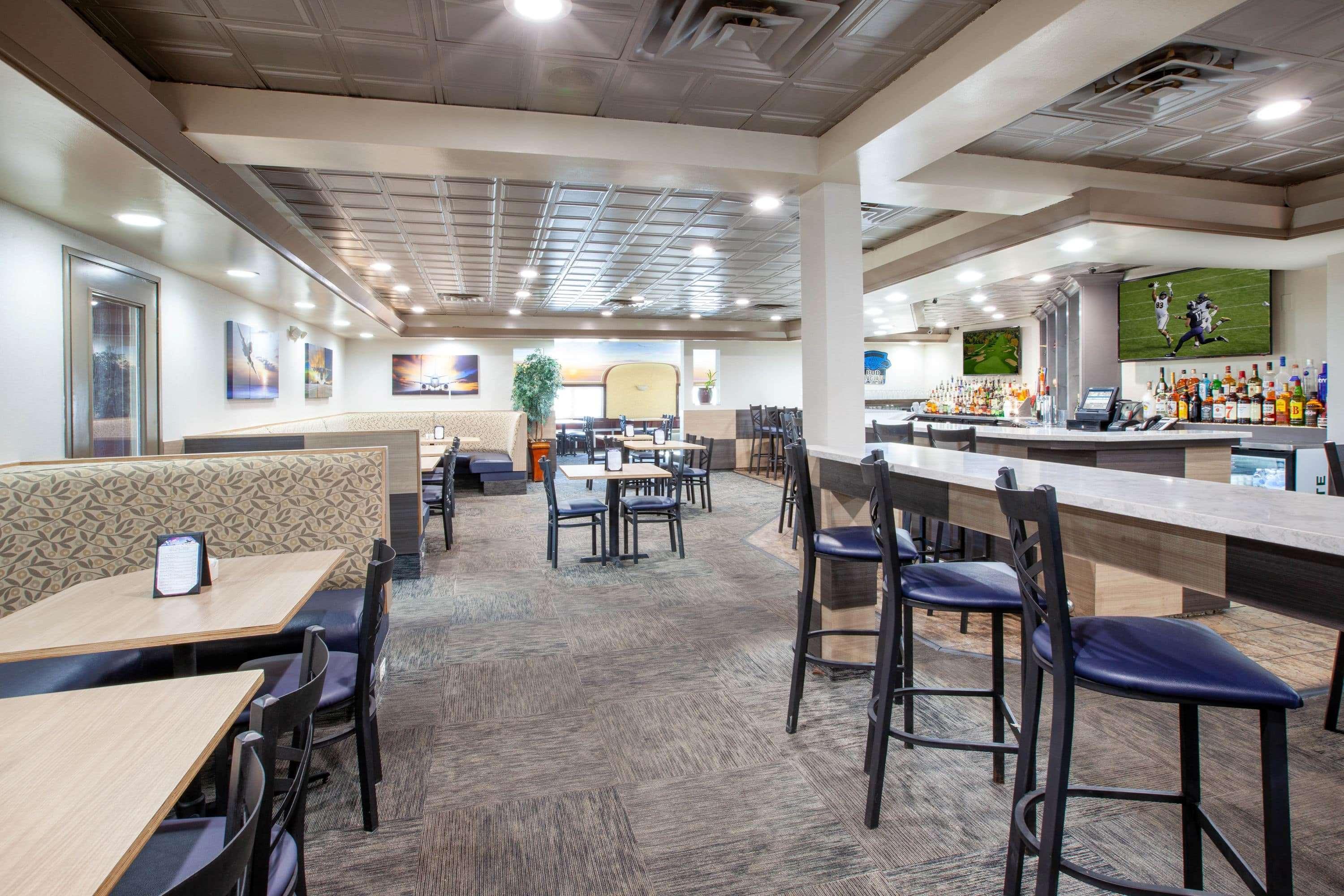 Wingate By Wyndham Detroit Metro Airport Hotel Romulus Ngoại thất bức ảnh